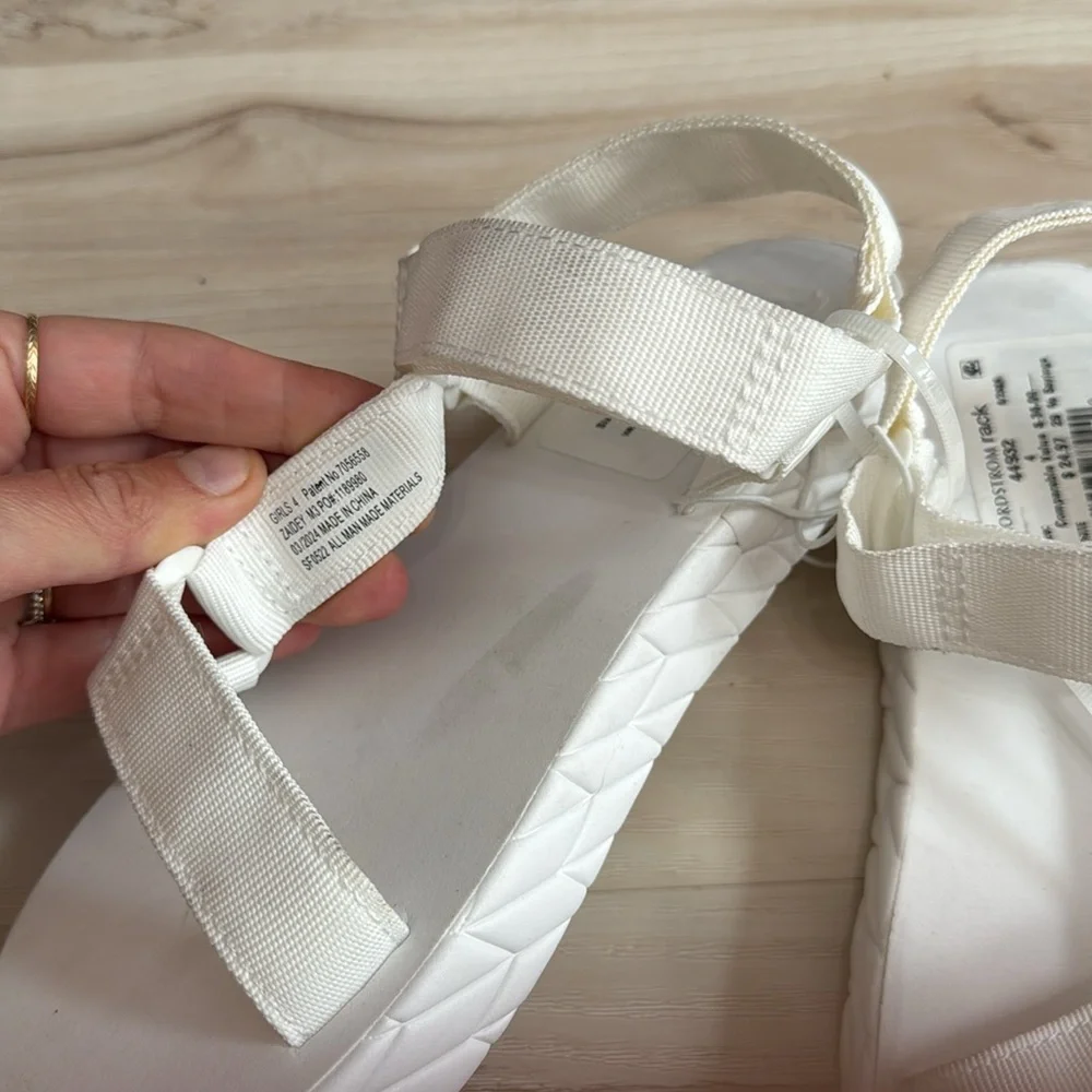 DV by Dolce Vita Zaidey Sandal in White